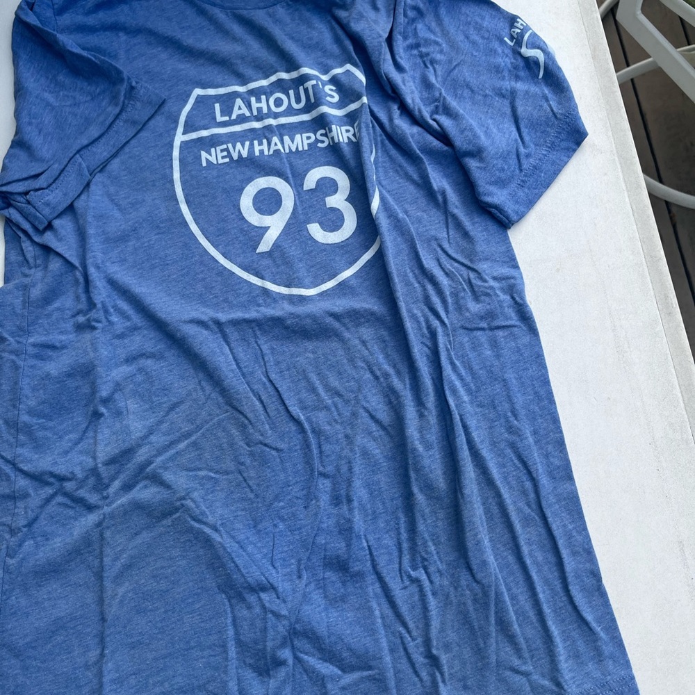 LAHOUTS new  hampshire tee